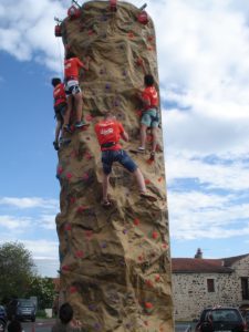 location de mur d'escalade au puy en velay en haute loire